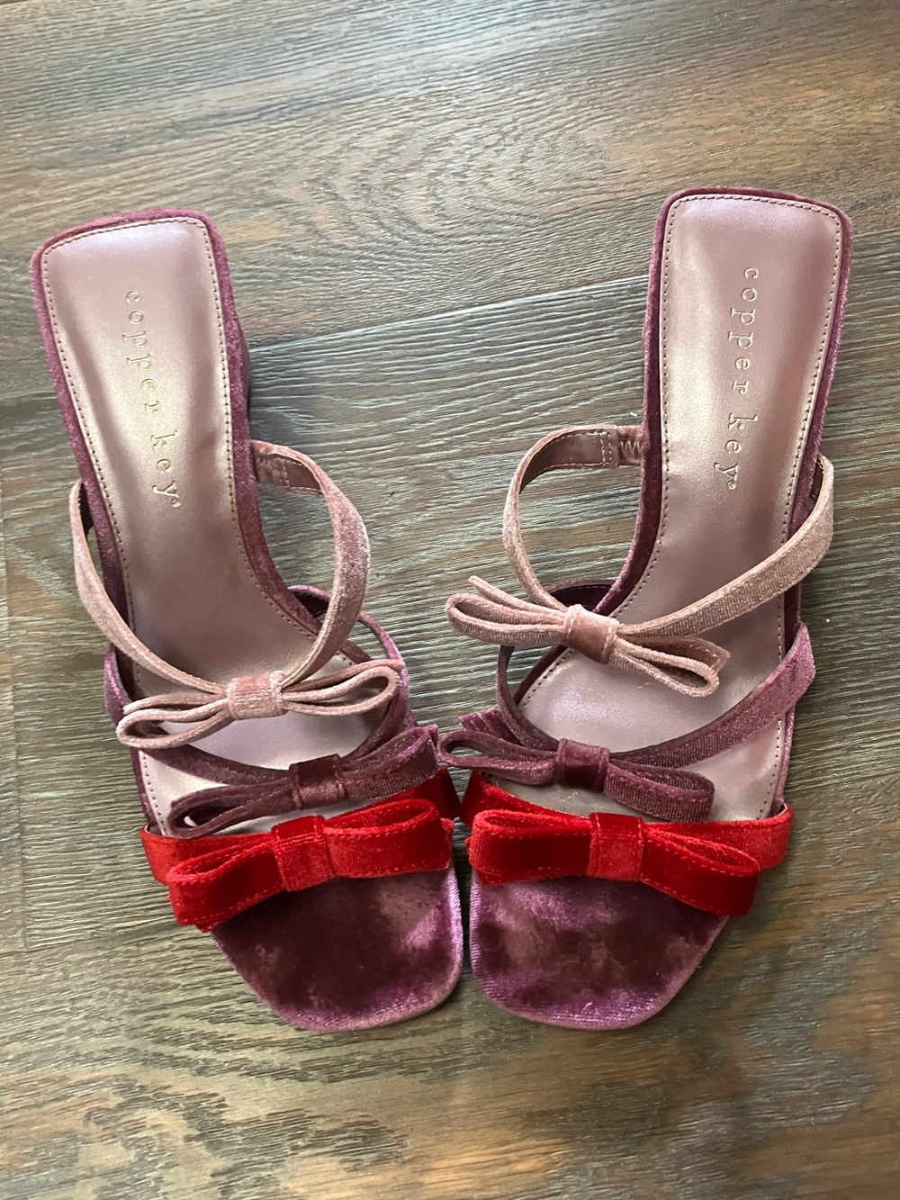 Velvet bow sandals